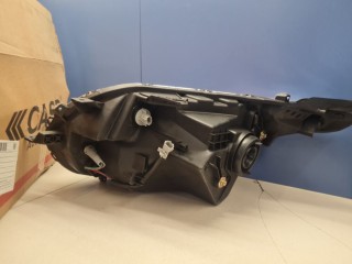 Фара правая, ориг. номер ST21411ADREM2, Mitsubishi L200 KK KL
