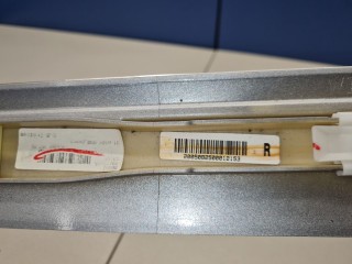 Молдинг двери правый задний, ориг. номер A16469054629775, Mercedes M-klasse W164 ML