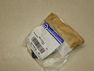 Заглушка переднего бампера буксировочного крюка, ориг. номер 1TX87TZZAB, Dodge Journey 2007-2011