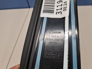Накладка рамки двери задняя правая, ориг. номер 7570705010, Toyota Avensis T27 2011-2015