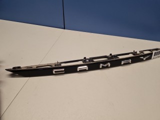 Накладка крышки багажника, ориг. номер 76801-33670-C0, Toyota Camry V70