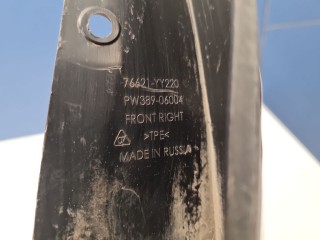 Брызговик передний правый, ориг. номер 76621YY220, Toyota Camry V70