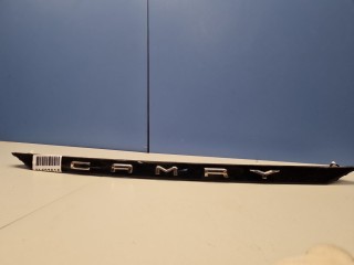 Накладка крышки багажника, ориг. номер 7680133660, Toyota Camry V70