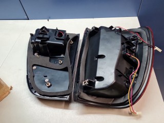 Комплект фонарей правой стороны, ориг. номер ST21219B6PS, Toyota Land Cruiser 100 2003-2005