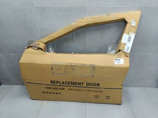 Дверь левая передняя, ориг. номер STTYL70402, Toyota Camry V70