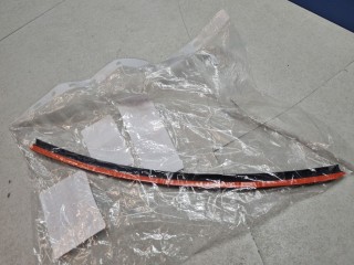 Молдинг стекла двери багажника правый, ориг. номер 755730R040, Toyota RAV 4 2010-2016
