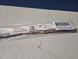 Уплотнитель стекла двери багажника, ориг. номер 7557442010, Toyota RAV 4 2010-2016