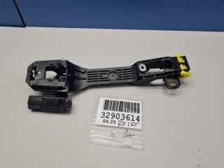 Кронштейн ручки двери задней левый, ориг. номер 6920448041, Lexus RX AL10