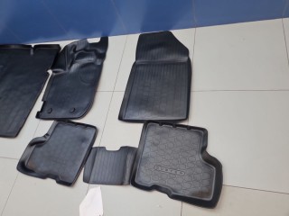 Комплект ковриков салона и багажника, ориг. номер 7711813873, Renault Duster 2015-2021