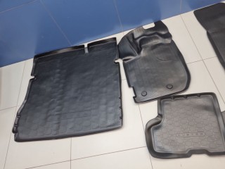 Комплект ковриков салона и багажника, ориг. номер 7711813873, Renault Duster 2015-2021