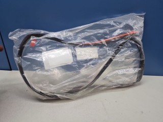 Уплотнитель стекла двери багажника нижний, ориг. номер 7557542040, Toyota RAV 4 2015-2019