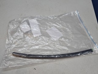 Молдинг стекла двери багажника правый, ориг. номер 755730R040, Toyota RAV 4 2010-2016
