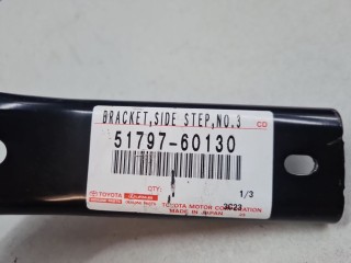 Кронштейн подножки правой, ориг. номер 5179760130, Toyota Land Cruiser Prado 150 2009-2013