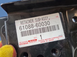 Кронштейн ответной планки замка двери багажника, ориг. номер 6108860030, Toyota Land Cruiser 200 2007-2012