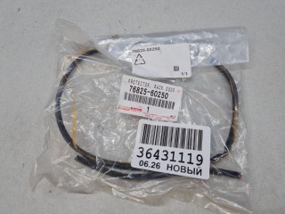 Уплотнитель накладки двери багажника, ориг. номер 7682560250, Toyota Land Cruiser Prado 150 2009-2013