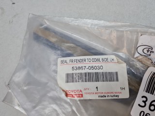 Пыльник крыла переднего левого, ориг. номер 5386705030, Toyota Avensis T27 2011-2015