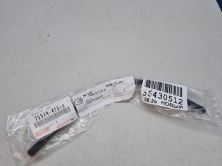 Уплотнитель стекла двери багажника, ориг. номер 7557442010, Toyota RAV 4 2010-2016