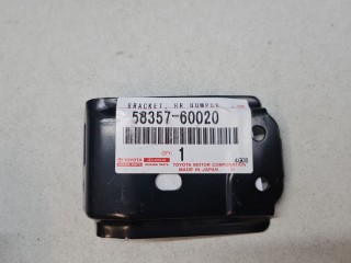 Кронштейн бампера заднего, ориг. номер 5835760020, Toyota Land Cruiser 200 2007-2012
