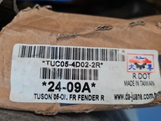 Крыло переднее правое, ориг. номер HN10029DR, Hyundai Tucson JM 2004-2010