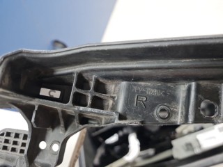 Кронштейн фары правый, ориг. номер 811160KL30, Toyota Fortuner GGN155
