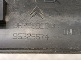 Молдинг двери передней правой, ориг. номер 96278996, Citroen C5 2000-2004