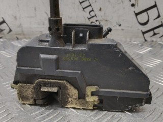 Замок двери передней правой Renault Scenic 2003-2006