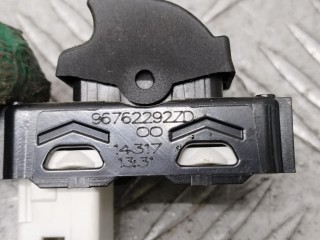 Кнопка стеклоподъемника, ориг. номер 96762292ZD, Peugeot 308 2011-2015