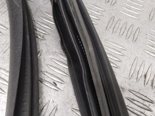 Уплотнитель двери задней левой, Citroen C5 2004-2008