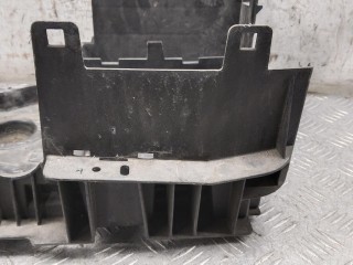 Полка аккумулятора, ориг. номер 8200208056, Renault Espace 2002-2006