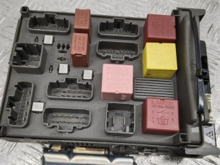 Блок предохранителей, ориг. номер 8200403408, Renault Espace 2002-2006