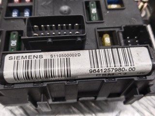 Блок предохранителей, ориг. номер 9641257980, Citroen C5 2000-2004