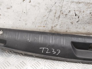 Накладка замка багажника, ориг. номер 98133886ZD, Peugeot 308 2017-2022