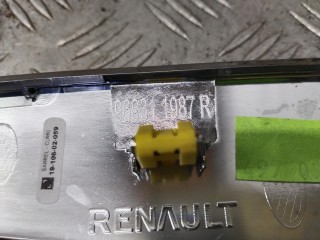 Накладка декоративная центральной консоли, ориг. номер 969311987R, Renault Megane 2016-2020