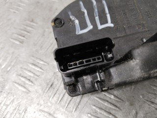 Замок двери передней правой, Nissan Pathfinder 2004-2010