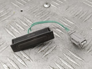 Кнопка открытия багажника, Nissan Qashqai+2 2010-2014