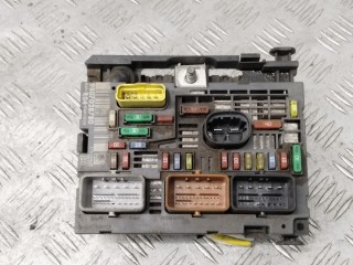 Блок предохранителей, ориг. номер 9807028780, Citroen Berlingo 2012-2015
