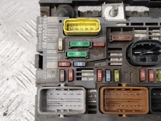 Блок предохранителей, ориг. номер 9807028780, Citroen Berlingo 2012-2015