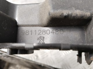 Кронштейн крепления бампера заднего, ориг. номер 9811280480, Peugeot 3008 2016-2020