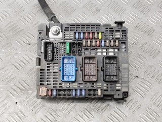 Блок предохранителей, ориг. номер 9810296180, Peugeot 3008 2016-2020