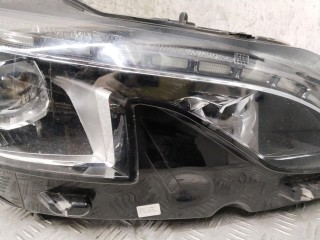 Фара правая, Peugeot 3008 2016-2020