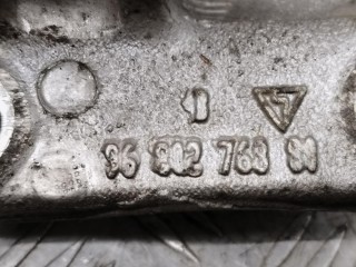 Кронштейн полуоси, ориг. номер 9680276880, Peugeot 308 2011-2015