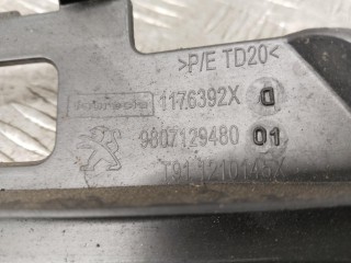 Кронштейн крепления бампера заднего, ориг. номер 9807129480, Peugeot 308 2017-2022