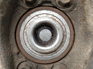 Ступица передняя левая, Nissan Navara 2001-2007