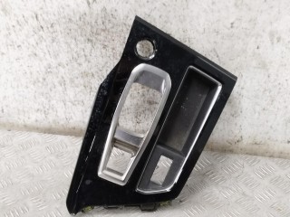 Рамка (накладка) рычага КПП, ориг. номер 9836663180, Peugeot 5008 2020-2024