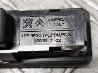 Кнопка открытия багажника, ориг. номер 9827560380, Peugeot 5008 2020-2024