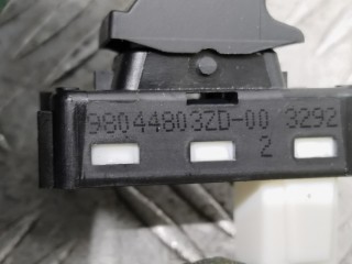 Кнопка стеклоподъемника, ориг. номер 9804480ZD, Peugeot 5008 2020-2024
