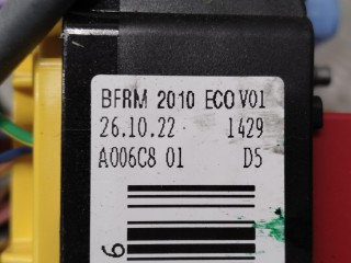 Блок предохранителей, ориг. номер 9804848480, Peugeot 5008 2020-2024