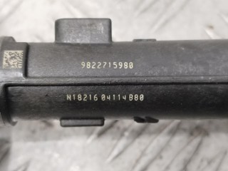 Форсунка, ориг. номер 9822715980, Peugeot 5008 2020-2024