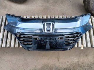 Решетка радиатора, ориг. номер 71121T7B00, Honda Vezel 2013-2018
