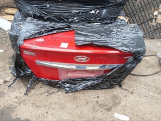 Крышка багажника Hyundai Solaris 2010-2014, 69200-4L000